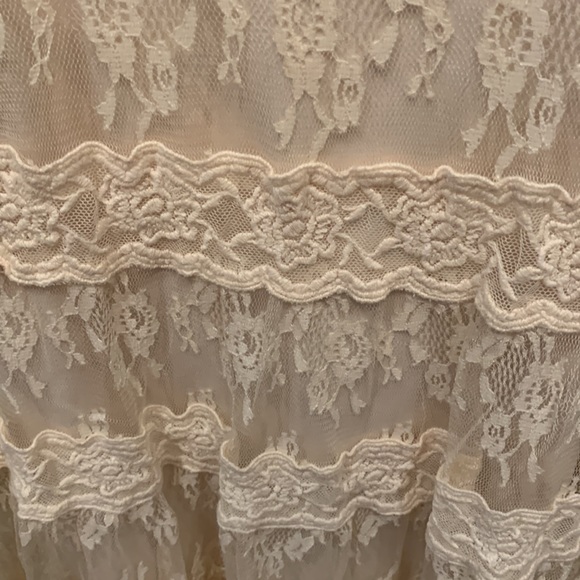 Altar’d State XS ivory lace top. Beautiful!! - Picture 5 of 7